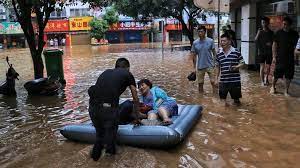 چین میں موسلادھار بارش کے بعد سیلابی صورتحال ، مواصلاتی نظام درہم برہم، کئی افراد زخمی